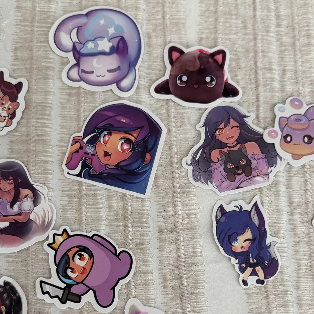 Cute Character Sticker Set - Picture 3 of 12